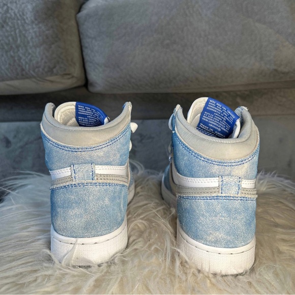 Air Jordan 1 Retro High OG GS ‘Hyper Royal’ - Picture 5 of 9
